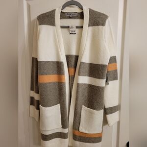NWT Almost Famous cardigan, size small